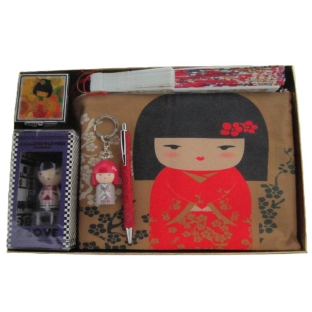 Asian Cosmetic Bag Gift Set with Kimmidoll Keychain & Harajukv Lover Scent NEW